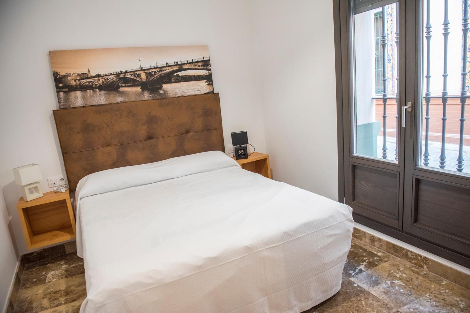 Apartamentos Luxury Puente De Triana Seville Ngoại thất bức ảnh