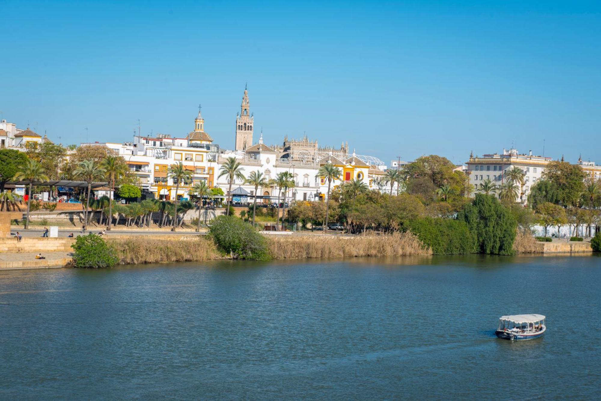 Apartamentos Luxury Puente De Triana Seville Ngoại thất bức ảnh