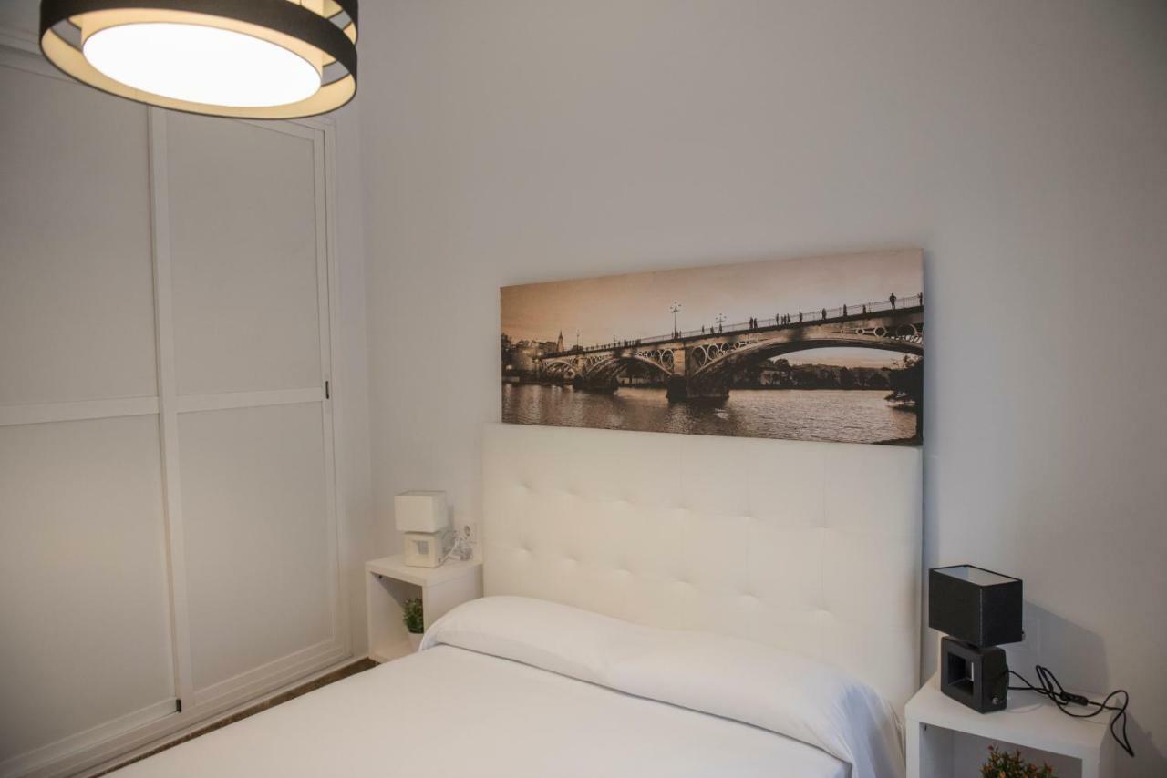 Apartamentos Luxury Puente De Triana Seville Ngoại thất bức ảnh