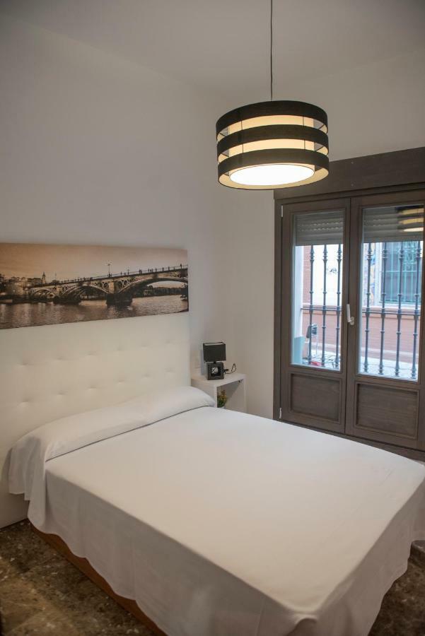 Apartamentos Luxury Puente De Triana Seville Ngoại thất bức ảnh